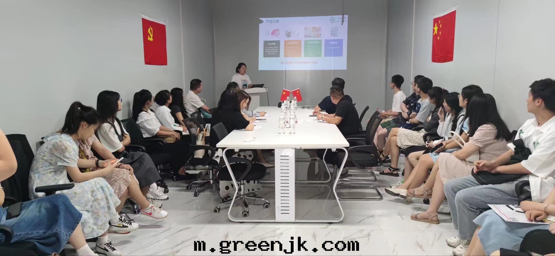 1dec8e7793bc4dbd3a785343281d685